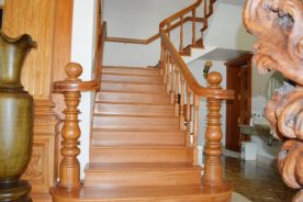 Sửa chữa cầu thang gỗ & Cách sửa cầu thang gỗ tại nhà nhanh